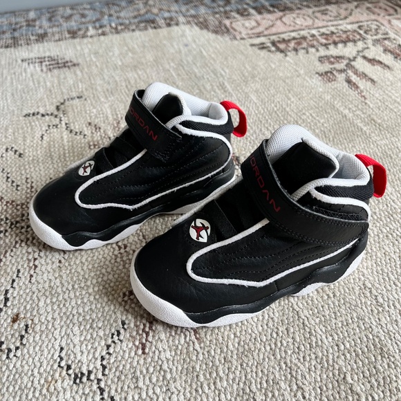 Toddler "Pro Strong" Jordans - Picture 3 of 8